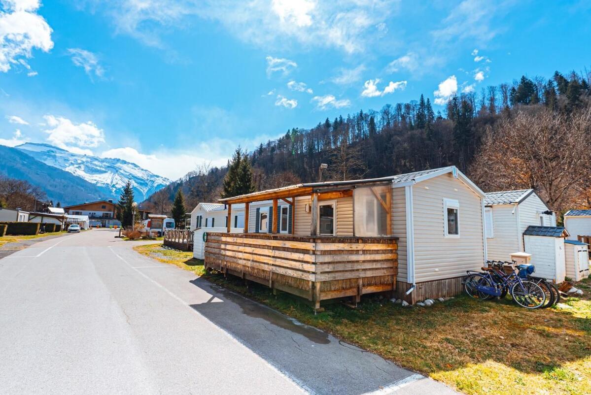 Bungalow 3 Chambres Pour 6 Pers Avec Climatisation Camping 3 Etoiles Samoëns Dış mekan fotoğraf