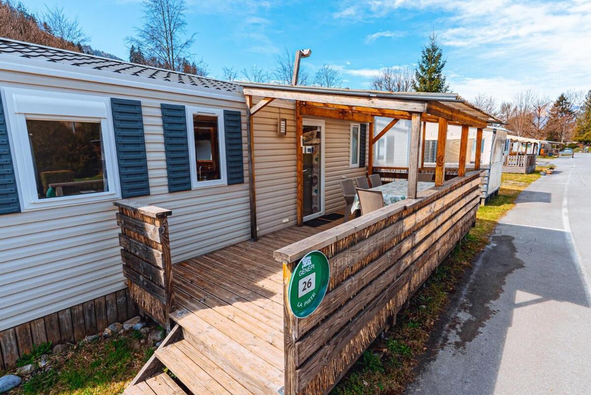 Bungalow 3 Chambres Pour 6 Pers Avec Climatisation Camping 3 Etoiles Samoëns Dış mekan fotoğraf