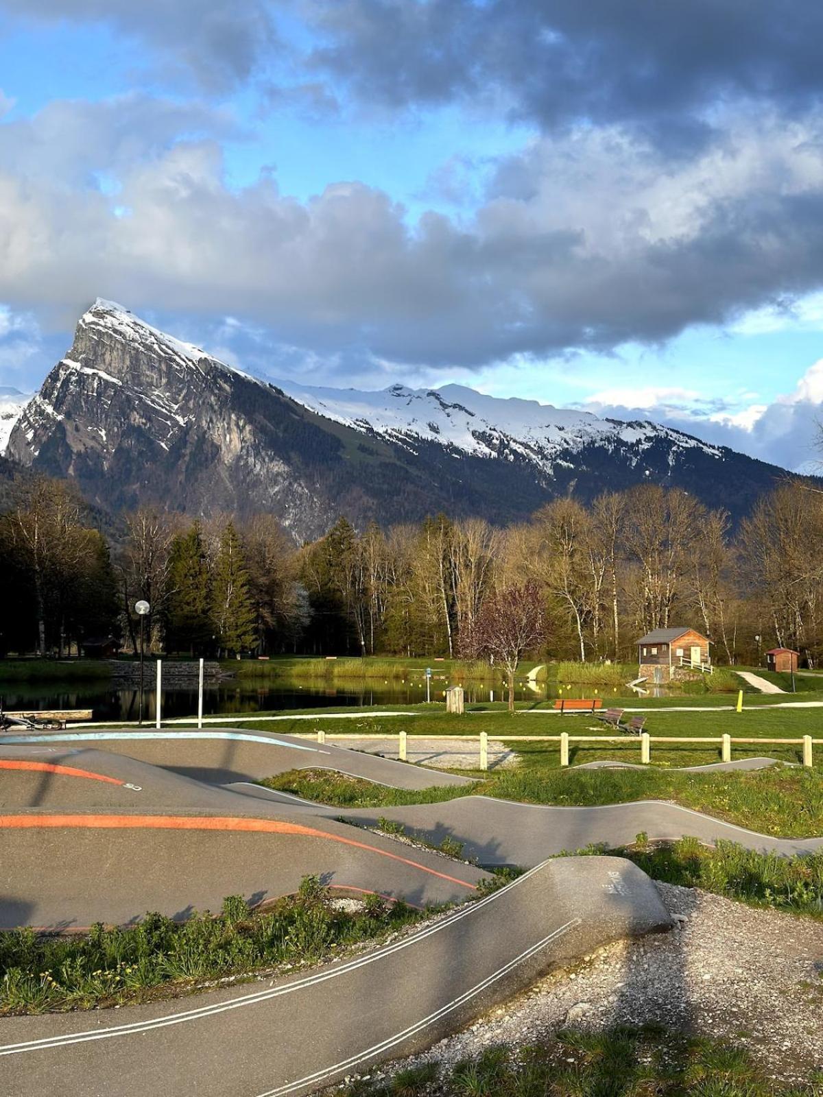 Bungalow 3 Chambres Pour 6 Pers Avec Climatisation Camping 3 Etoiles Samoëns Dış mekan fotoğraf